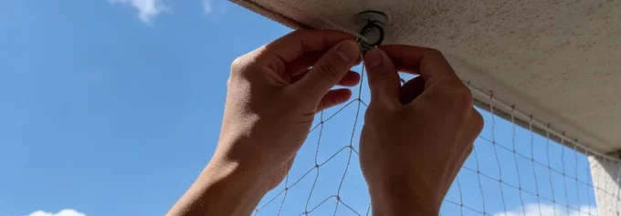 Montajul Plasei Anti-Porumbei pe Balcon